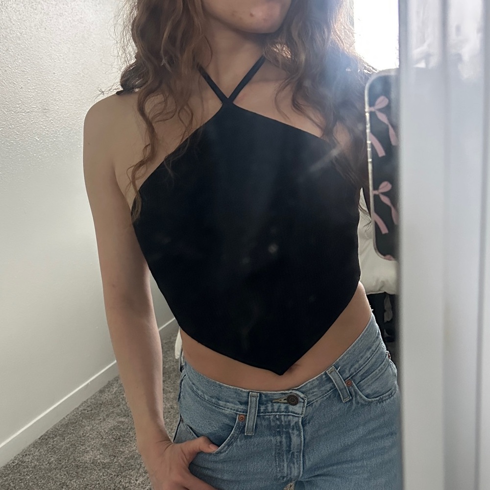 ARITZIA-Black Halter Neck Top